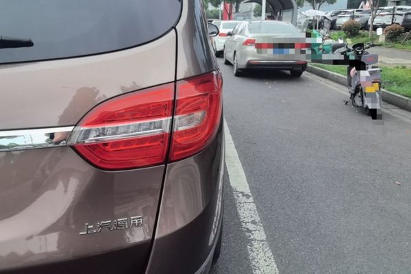 Buick GL8 2018, 110100 км, за 12498 USD - фото 9