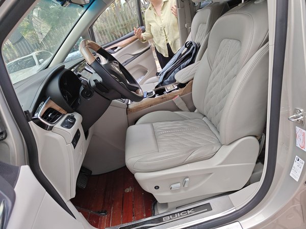 Buick GL8 2018, 34700 км, за 23459 USD - фото 19