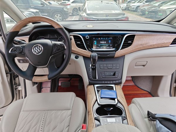 Buick GL8 2018, 34700 км, за 23459 USD - фото 12