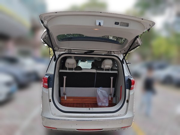 Buick GL8 2018, 34700 км, за 23459 USD - фото 20