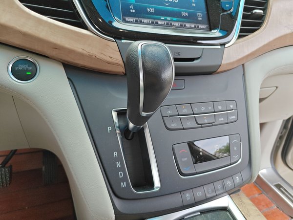 Buick GL8 2018, 34700 км, за 23459 USD - фото 10