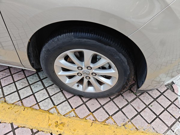 Buick GL8 2018, 34700 км, за 23459 USD
