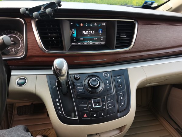 Buick GL8 2018, 90300 км, за 13079 USD - фото 14