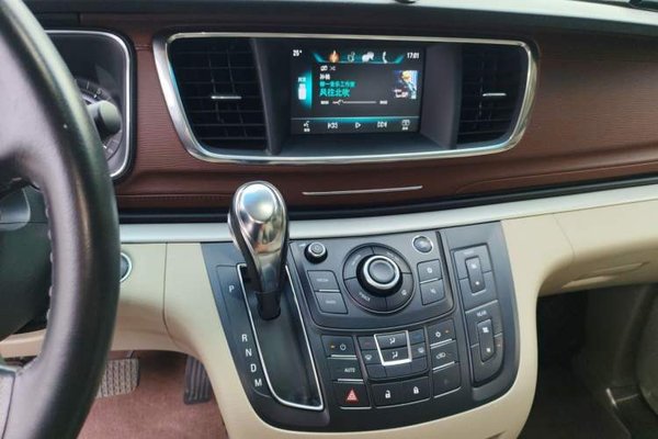 Buick GL8 2018, 56700 км, за 12959 USD - фото 14