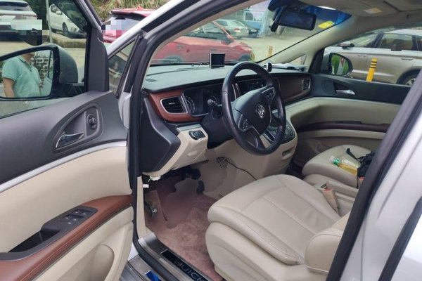 Buick GL8 2018, 56700 км, за 12959 USD - фото 17
