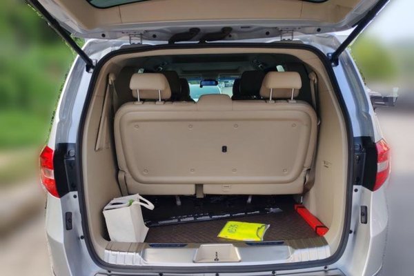 Buick GL8 2018, 56700 км, за 12959 USD - фото 20