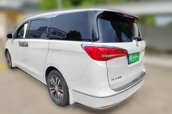 Buick GL8 2018, 49200 км, за 24007 USD