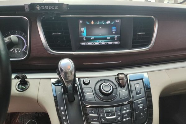 Buick GL8 2018, 57800 км, за 13633 USD - фото 18