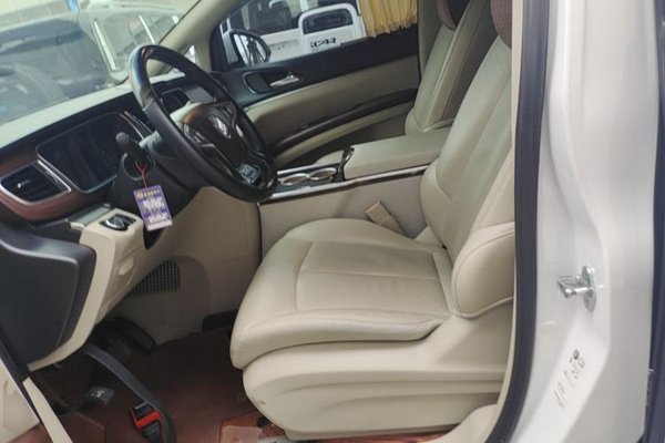 Buick GL8 2018, 57800 км, за 13633 USD - фото 23