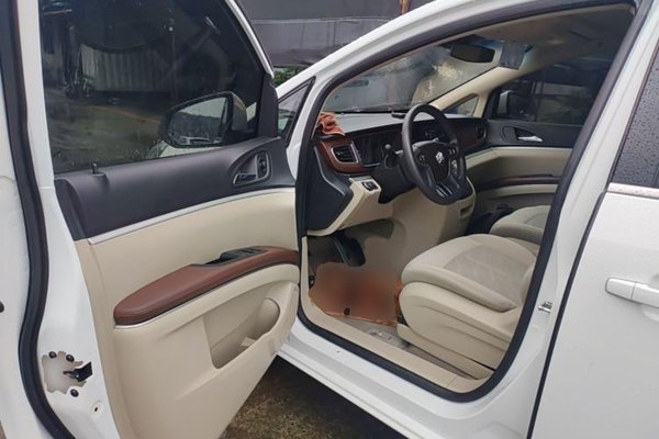 Buick GL8 2018, 78400 км, за 15383 USD