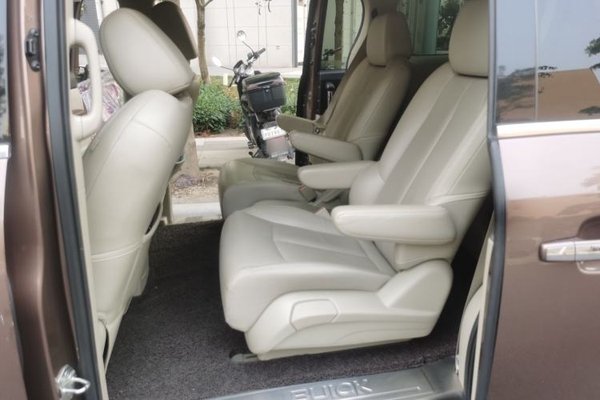 Buick GL8 2018, 174200 км, за 12187 USD - фото 20