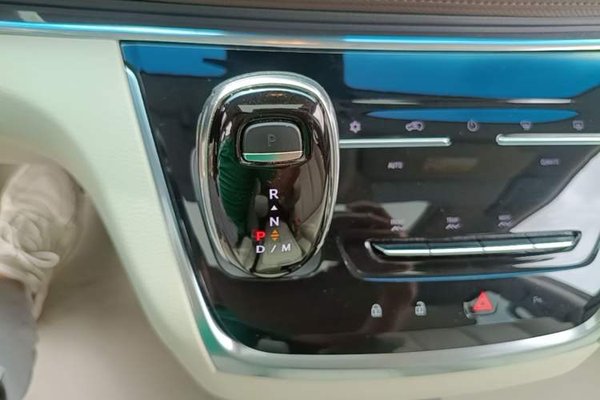 Buick GL8 2020, 107300 км, за 16035 USD - фото 17