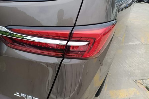 Buick GL8 2020, 107300 км, за 16035 USD - фото 8