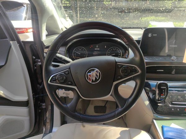 Buick GL8 2020, 32300 км, за 19287 USD