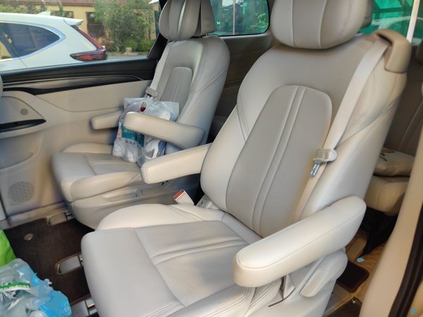 Buick GL8 2020, 130900 км, за 18720 USD - фото 18