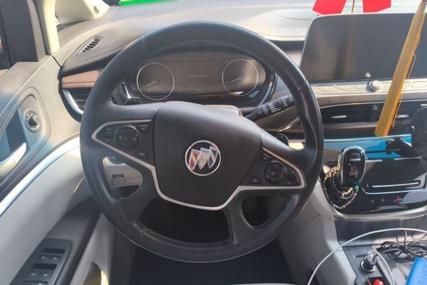 Buick GL8 2021, 79600 км, за 17575 USD - фото 11