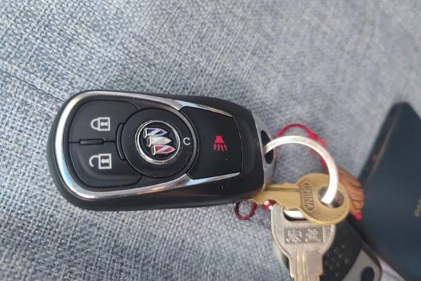Buick GL8 2021, 101199 км, за 15076 USD - фото 9