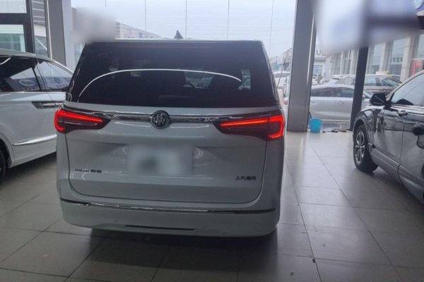 Buick GL8 2022, 49100 км, за 34174 USD