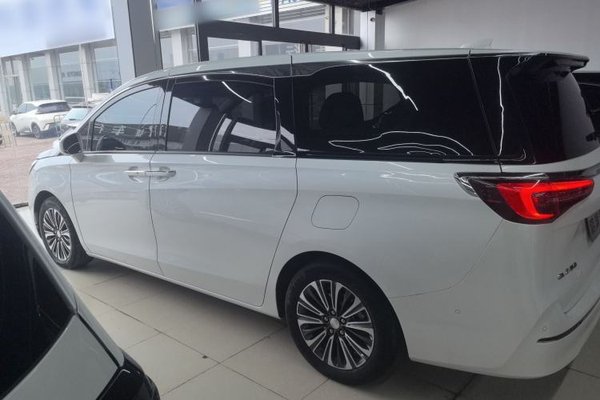 Buick GL8 2022, 49100 км, за 34174 USD - фото 6