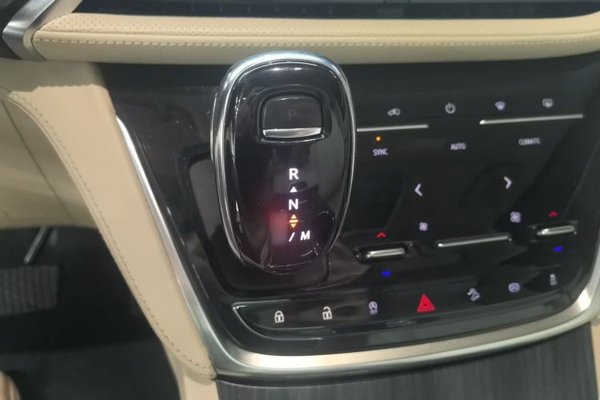Buick GL8 2022, 49100 км, за 34174 USD - фото 11
