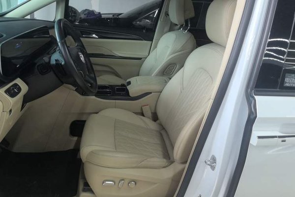Buick GL8 2022, 49100 км, за 34174 USD - фото 12