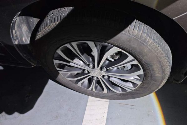 Buick GL8 2023, 24500 км, за 24474 USD - фото 8