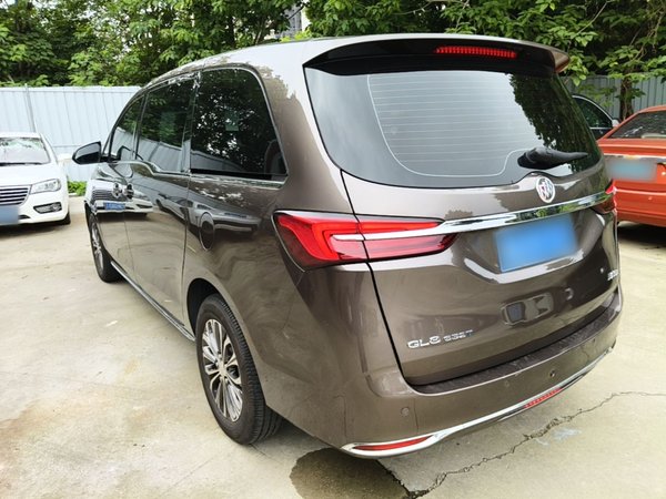 Buick GL8 2023, 39500 км, за 20365 USD