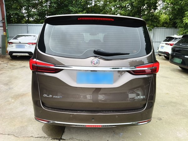 Buick GL8 2023, 39500 км, за 20365 USD