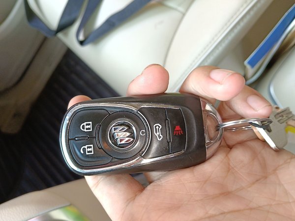 Buick GL8 2023, 83800 км, за 22041 USD - фото 17