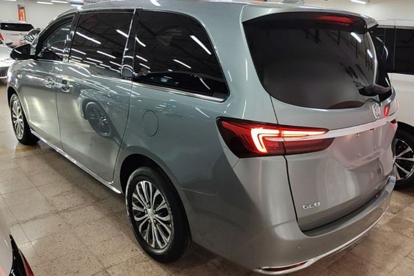 Buick GL8 2023, 33200 км, за 26018 USD