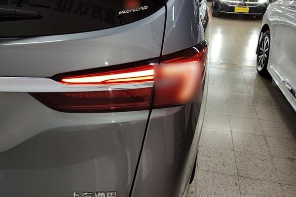 Buick GL8 2023, 33200 км, за 26018 USD - фото 9