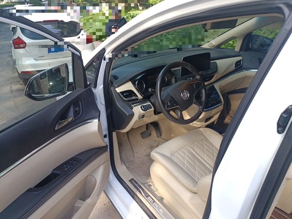 Buick GL8 2023, 33500 км, за 24834 USD - фото 17