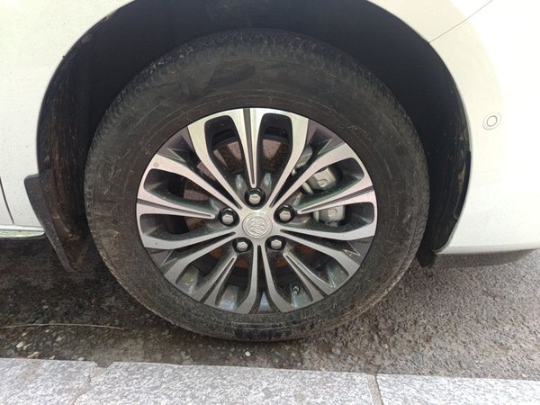 Buick GL8 2023, 33500 км, за 24834 USD - фото 8