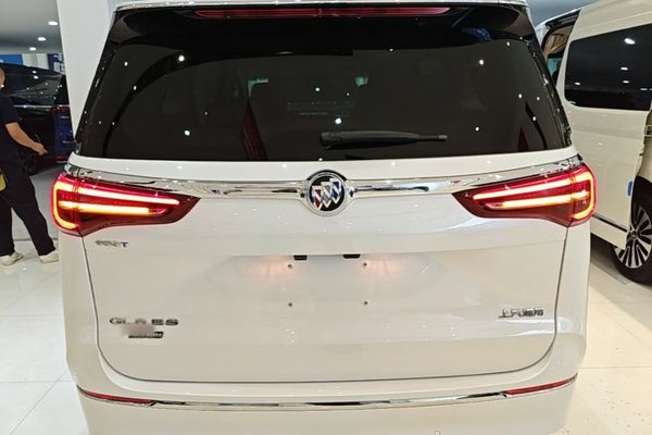 Buick GL8 2023, 46900 км, за 30533 USD - фото 6