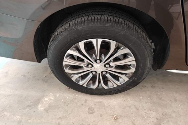 Buick GL8 2023, 37100 км, за 23267 USD - фото 10