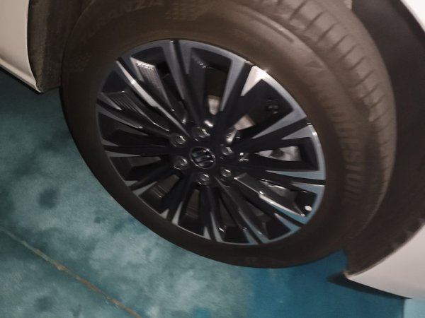 Buick GL8 2025, 14100 км, за 42844 USD - фото 8