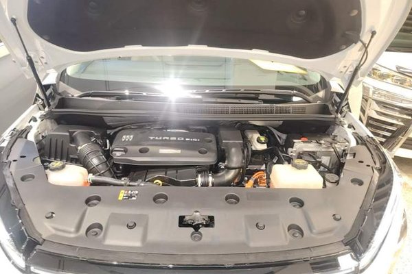 Buick GL8 2025, 34400 км, за 42168 USD - фото 26