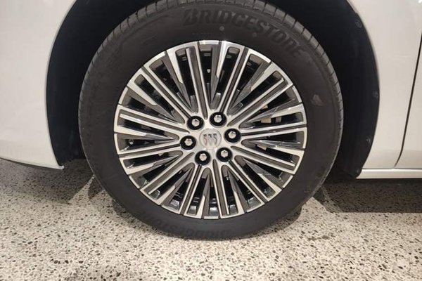 Buick GL8 2025, 34400 км, за 42168 USD - фото 13