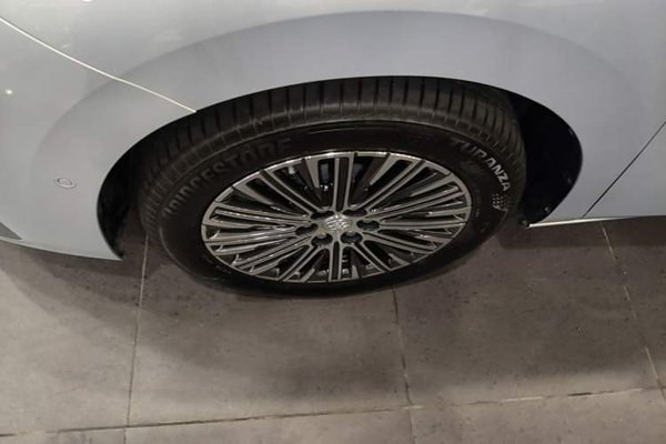 Buick GL8 New Energy 2024, 39300 км, за 42280 USD - фото 8