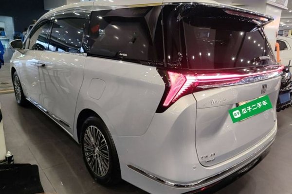 Buick GL8 New Energy 2024, 39300 км, за 42280 USD