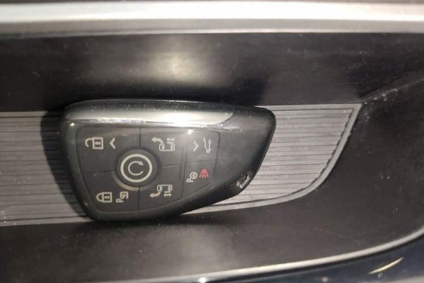 Buick GL8 New Energy 2024, 39300 км, за 42280 USD - фото 12