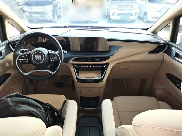 Buick GL8 New Energy 2025, 4100 км, за 38044 USD - фото 13