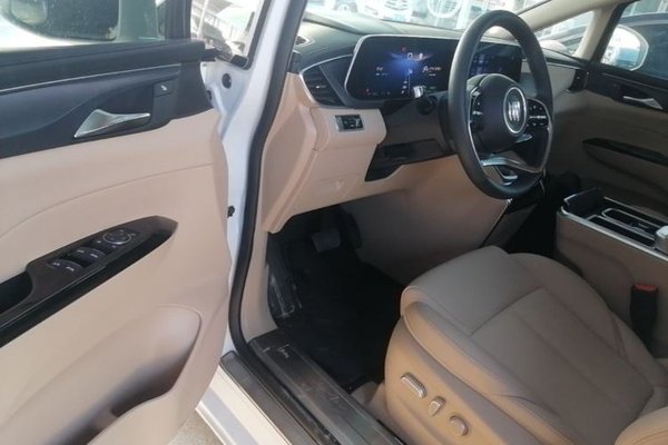 Buick GL8 New Energy 2025, 8600 км, за 35685 USD - фото 23