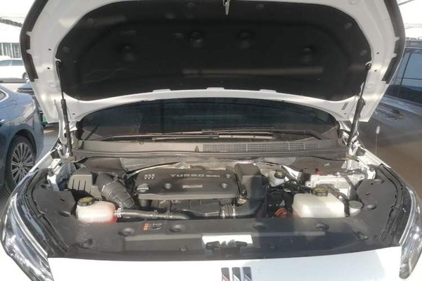 Buick GL8 New Energy 2025, 8600 км, за 35685 USD - фото 30