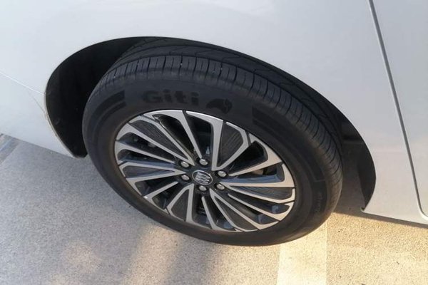 Buick GL8 New Energy 2025, 8600 км, за 35685 USD - фото 11