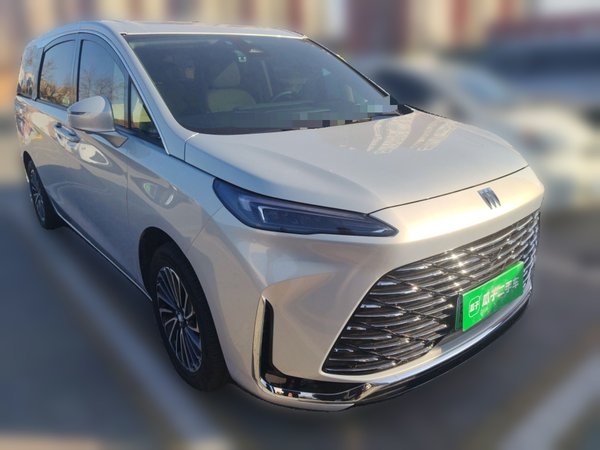 Buick GL8 2025, 10100 км, за 34425 USD