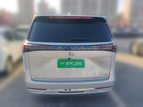Buick GL8 2025, 10100 км, за 34425 USD