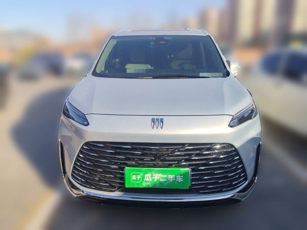 Buick GL8 2025, 10100 км, за 34425 USD