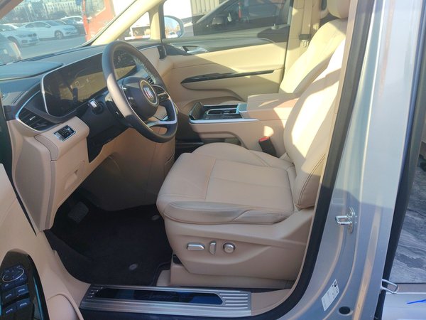 Buick GL8 2025, 10100 км, за 34425 USD - фото 16