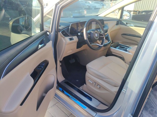 Buick GL8 2025, 10100 км, за 34425 USD - фото 17